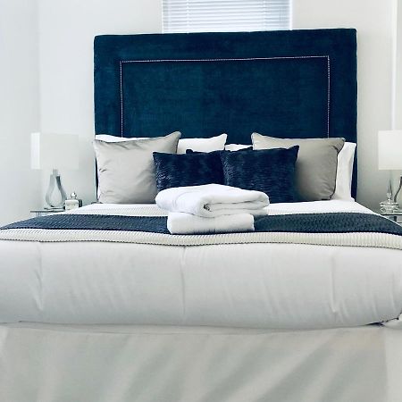 Snapos Luxury Serviced Apartment - Meridian House Bedford Buitenkant foto