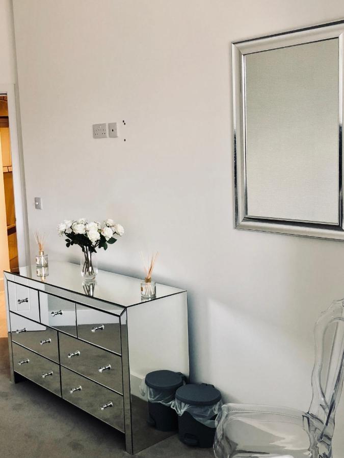 Snapos Luxury Serviced Apartment - Meridian House Bedford Buitenkant foto