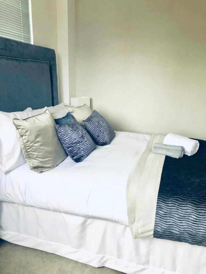 Snapos Luxury Serviced Apartment - Meridian House Bedford Buitenkant foto