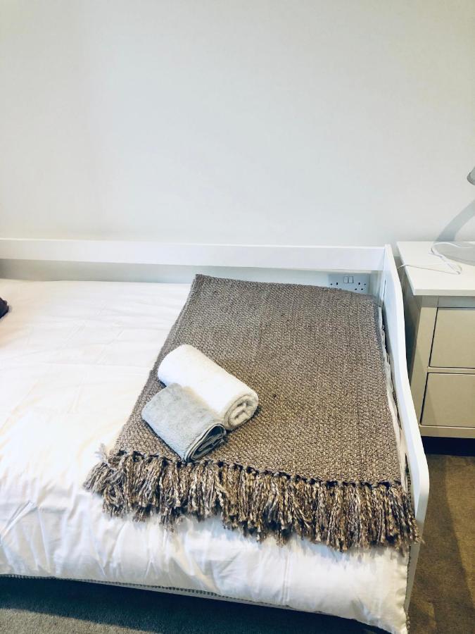 Snapos Luxury Serviced Apartment - Meridian House Bedford Buitenkant foto