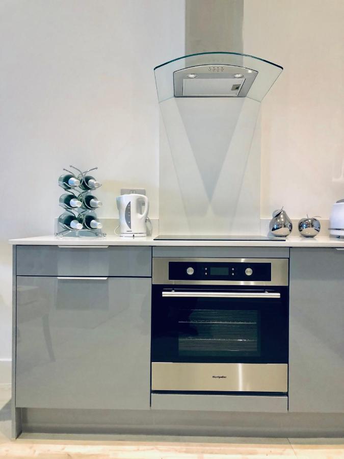 Snapos Luxury Serviced Apartment - Meridian House Bedford Buitenkant foto
