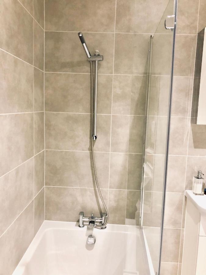 Snapos Luxury Serviced Apartment - Meridian House Bedford Buitenkant foto