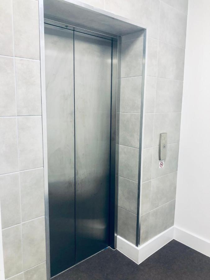 Snapos Luxury Serviced Apartment - Meridian House Bedford Buitenkant foto