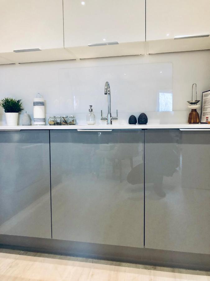 Snapos Luxury Serviced Apartment - Meridian House Bedford Buitenkant foto