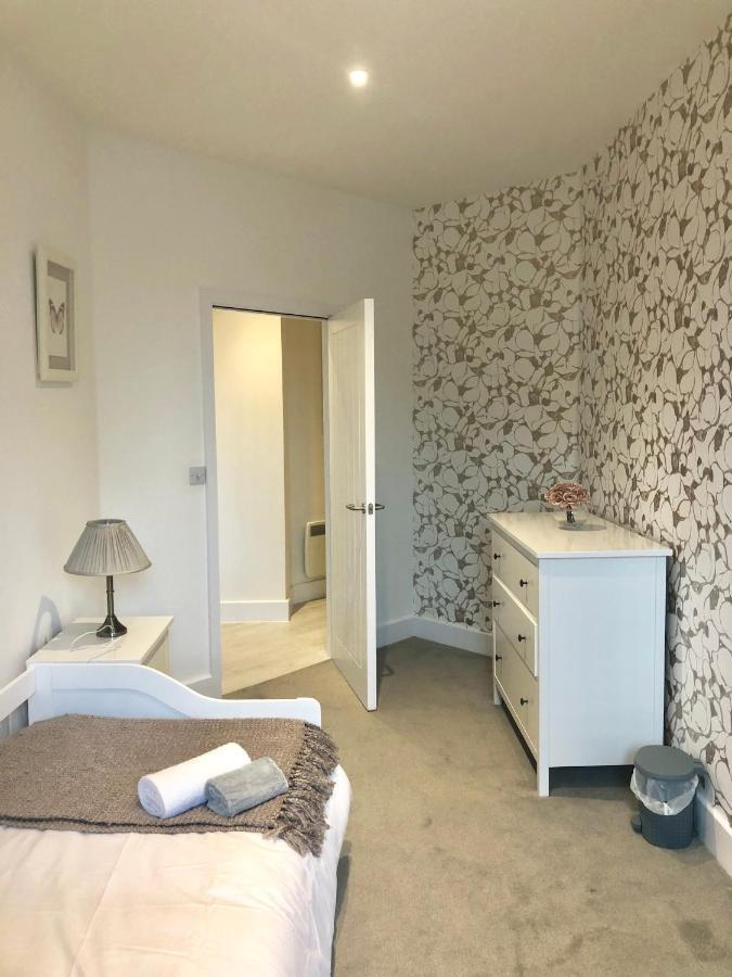 Snapos Luxury Serviced Apartment - Meridian House Bedford Buitenkant foto