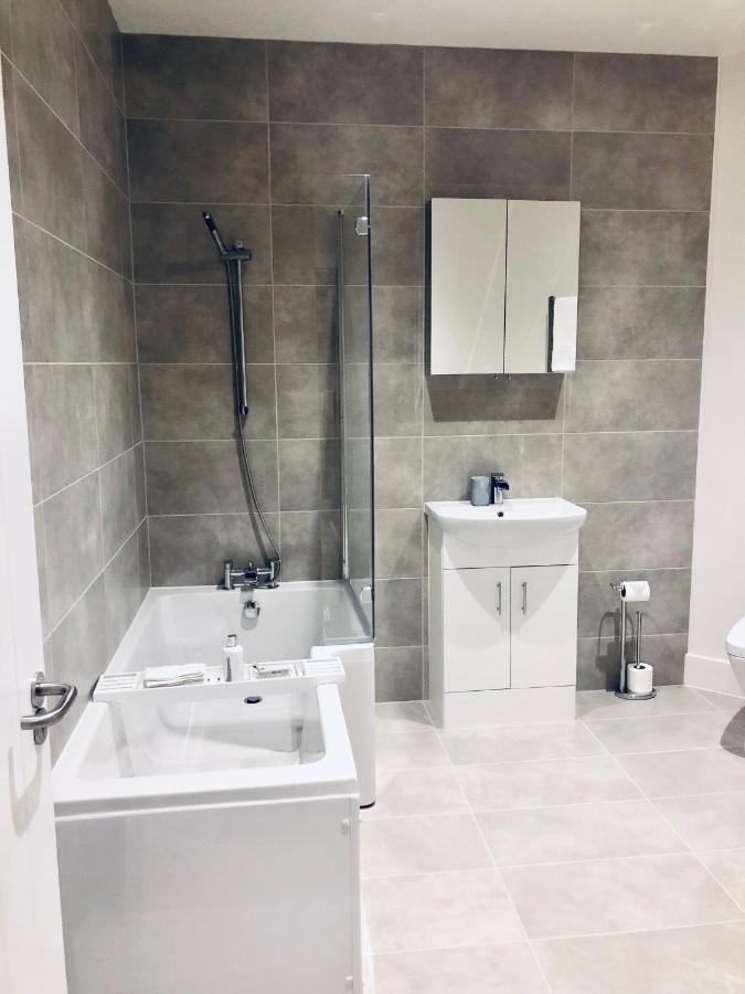 Snapos Luxury Serviced Apartment - Meridian House Bedford Buitenkant foto