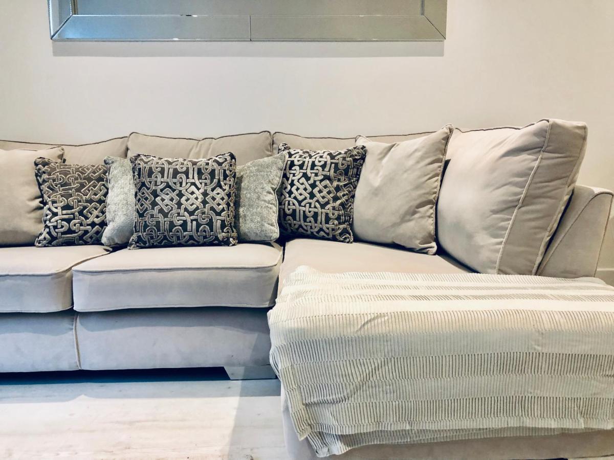 Snapos Luxury Serviced Apartment - Meridian House Bedford Buitenkant foto
