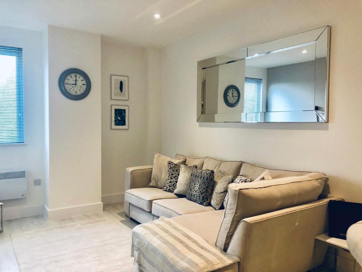 Snapos Luxury Serviced Apartment - Meridian House Bedford Buitenkant foto