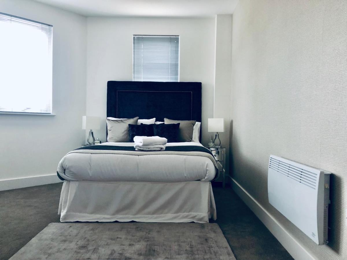 Snapos Luxury Serviced Apartment - Meridian House Bedford Buitenkant foto