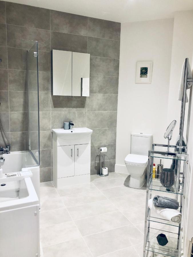 Snapos Luxury Serviced Apartment - Meridian House Bedford Buitenkant foto